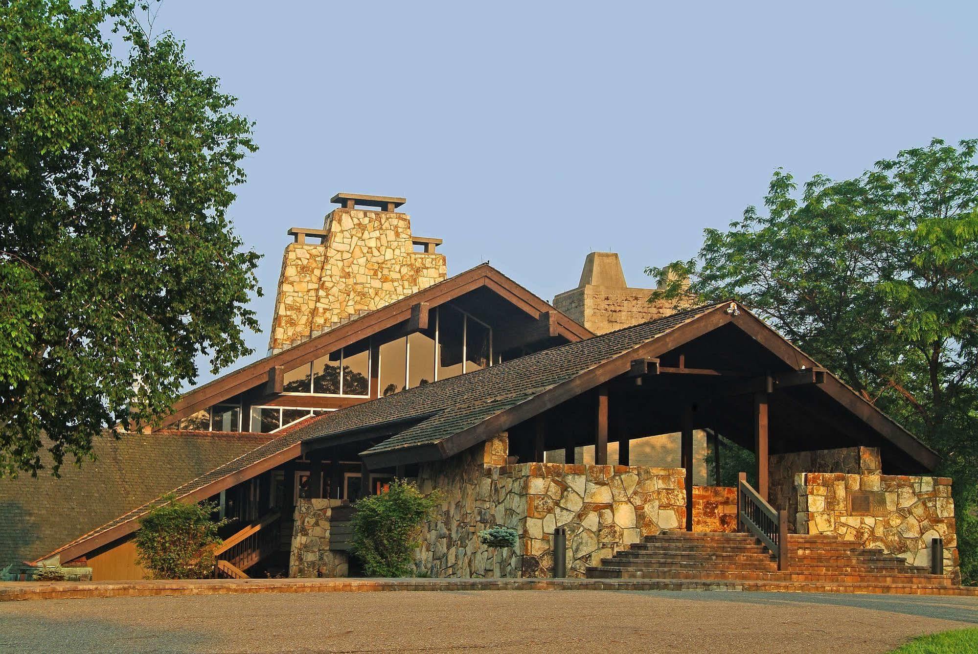 Salt Fork State Park Lodge And Conference Center Cambridge Exteriör bild