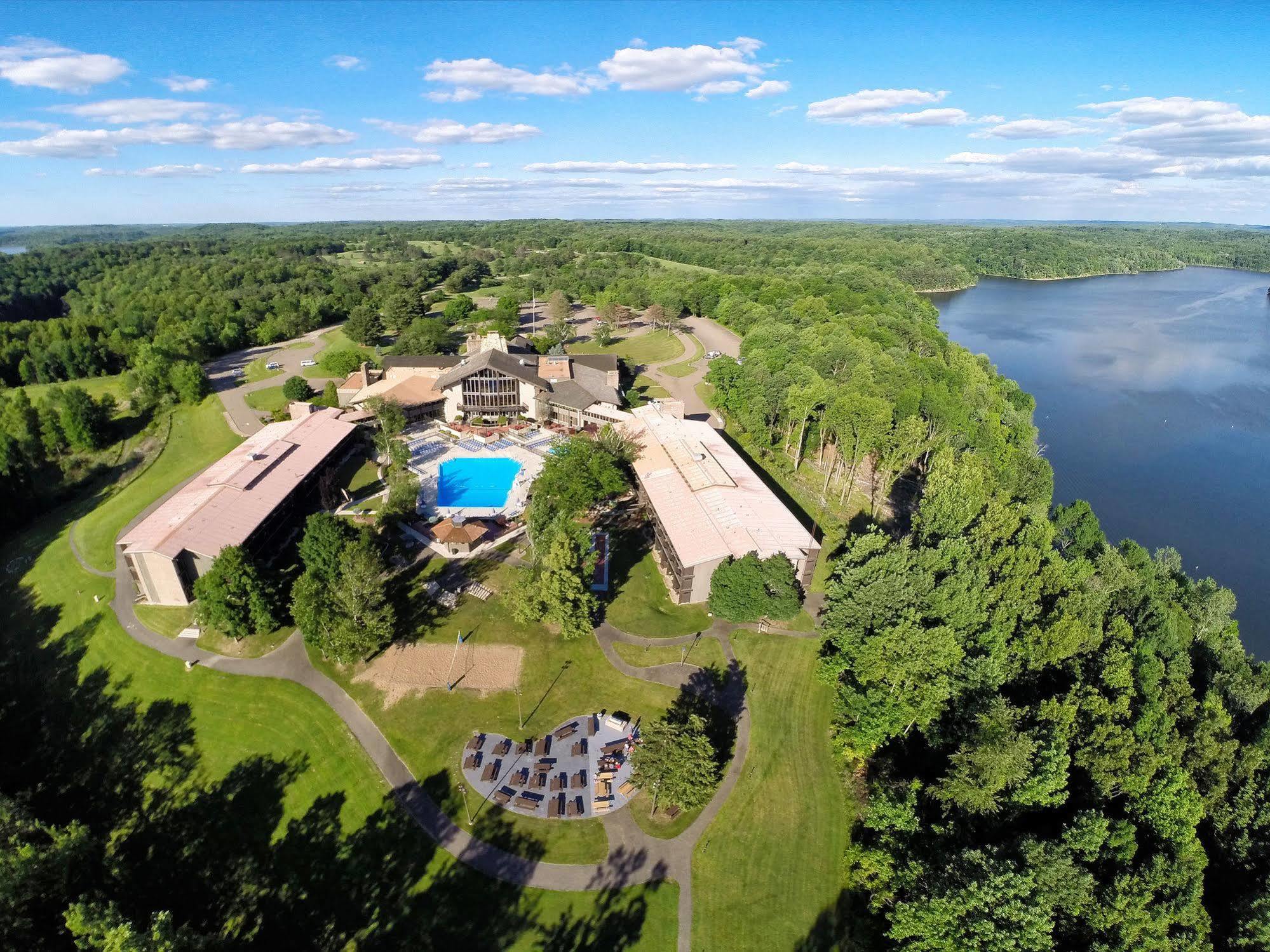 Salt Fork State Park Lodge And Conference Center Cambridge Exteriör bild